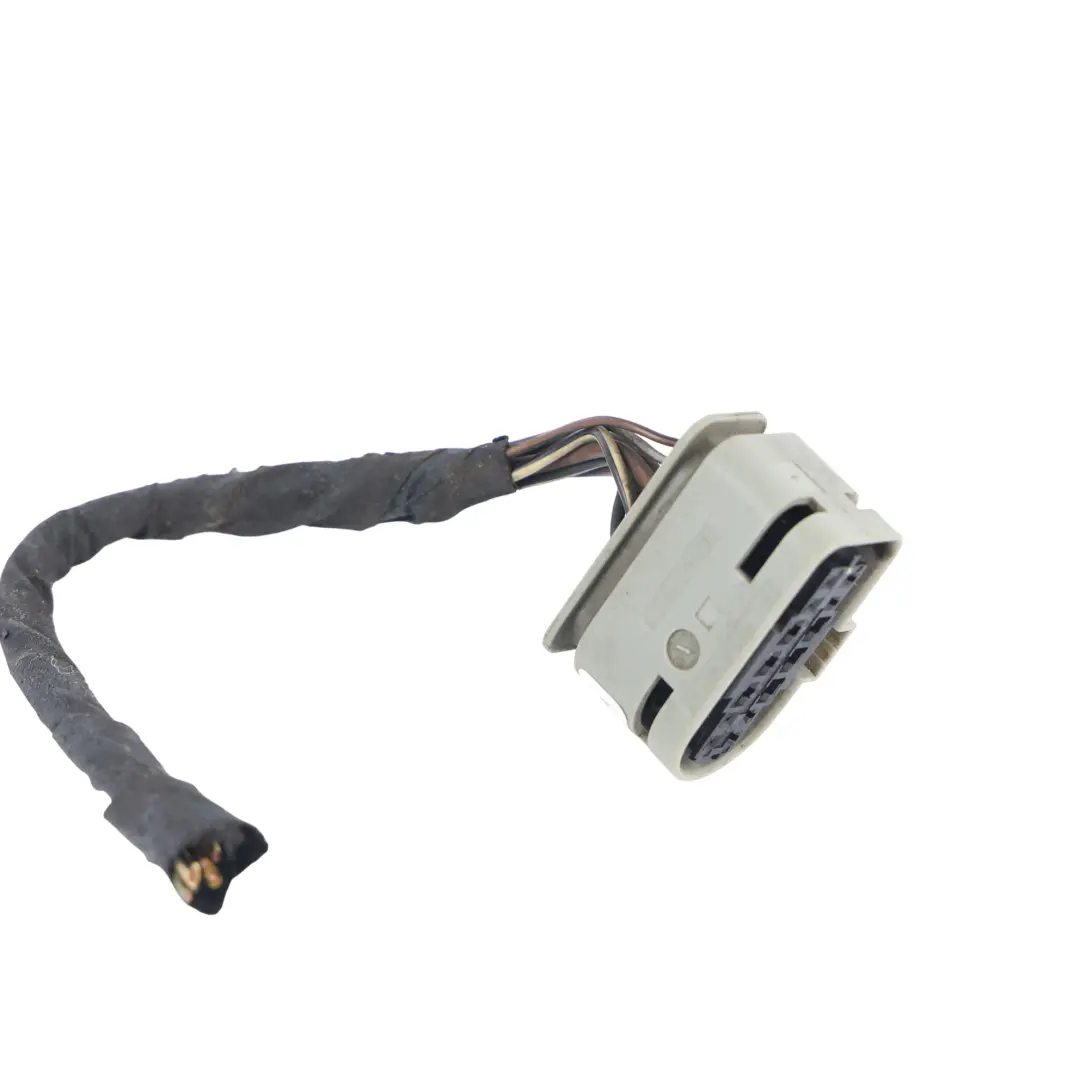 Mercedes W212 Enchufe Faro Cableado Delantero Izquierdo - SKU A2128208361-2 - Número de pieza A2128208361