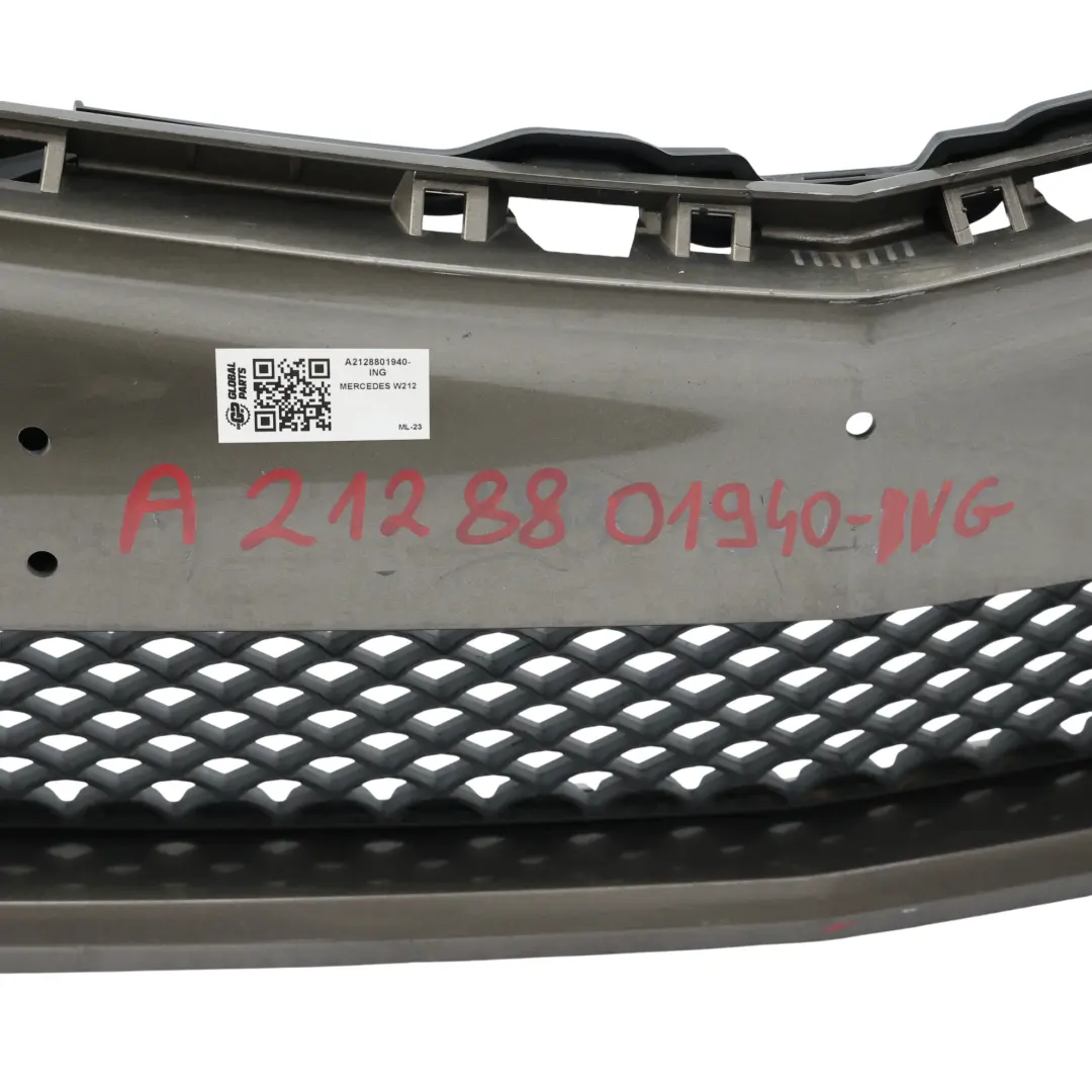 Osłona Zderzaka Przedniego Szary Indium Metaliczny 963 do Mercedes W212 S212 o numerze A2128801940 Mercedes W212 S212 Osłona Zderzaka Przedniego Szary Indium Metaliczny 963 - SKU A2128801940-ING - Numer Części A2128801940