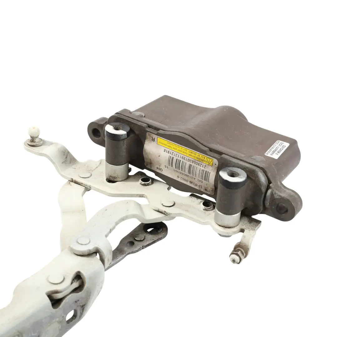 Cerniera Cofano Protezione Pedoni Destra Bianco Calcite 650 per Mercedes W204 W212 con numero di parte A2129066301 Mercedes W204 W212 Cerniera Cofano Protezione Pedoni Destra Bianco Calcite 650 - SKU A2129066301-CW1 - Numero di parte A2129066301