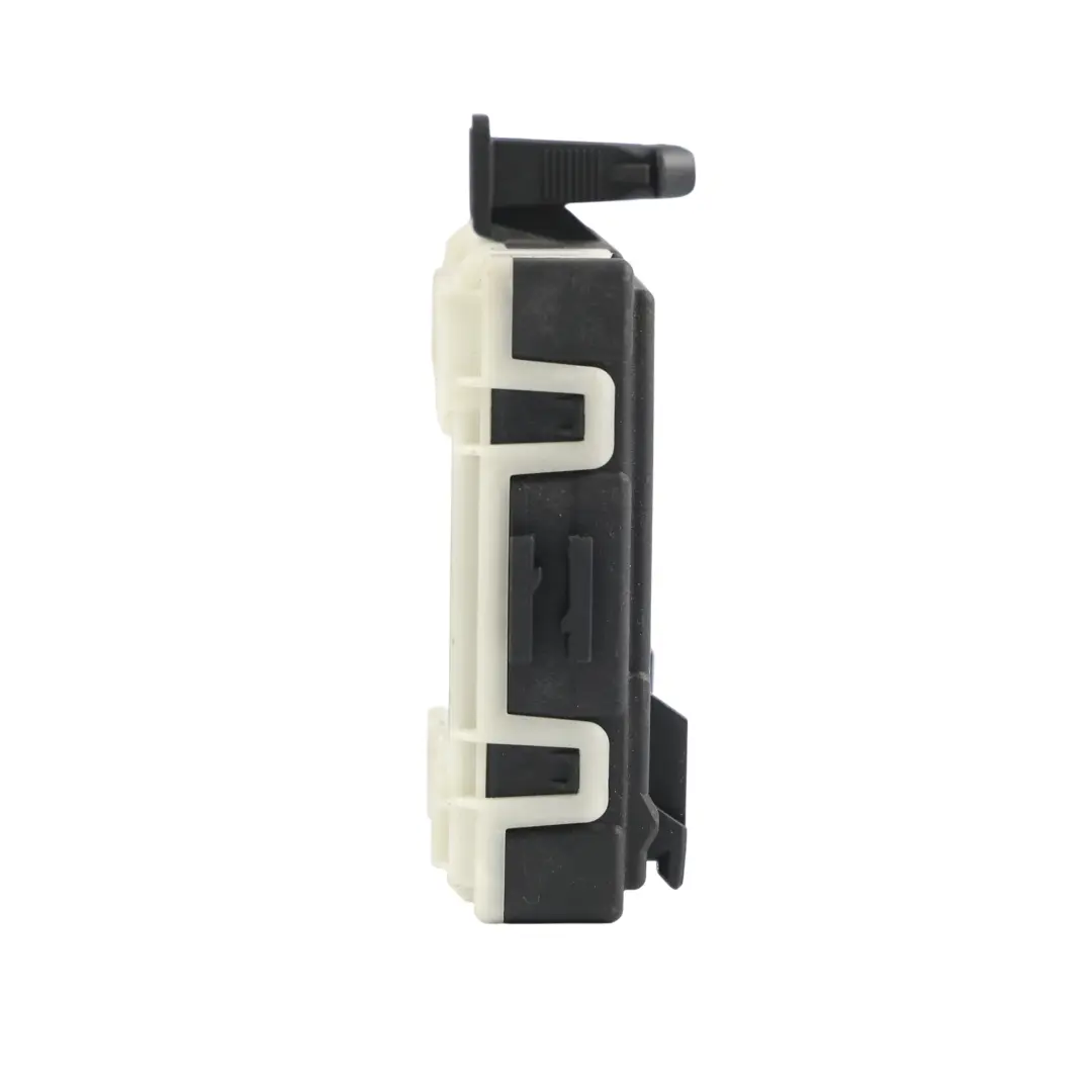 Centralina Modulo Controllo Porta Anteriore Sinistra per Mercedes W213 con numero di parte A2139000718 Mercedes W213 Centralina Modulo Controllo Porta Anteriore Sinistra - SKU A2139000718 - Numero di parte A2139000718