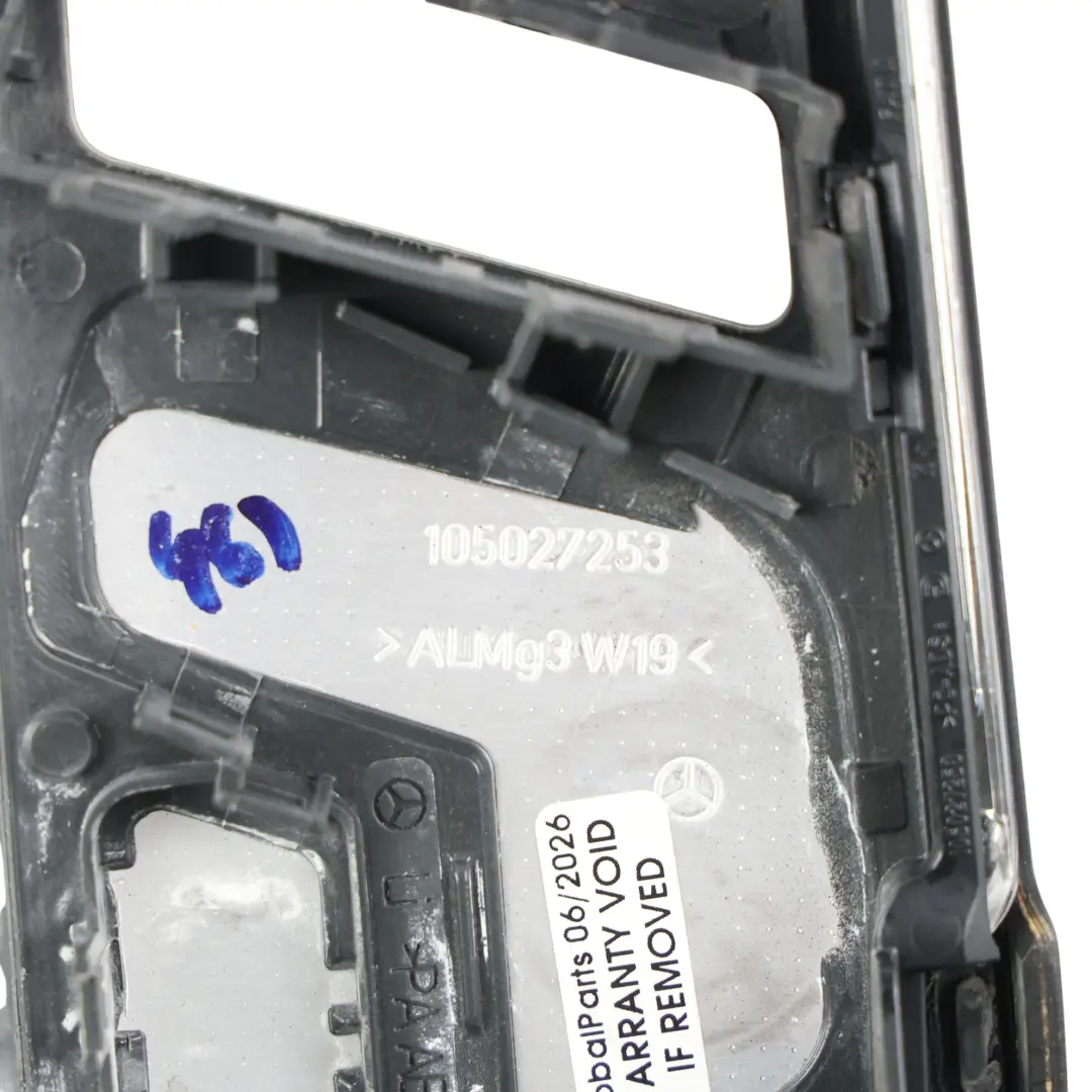 Maniglia Porta Ant Sinistra Nero Frassino A2187303080 per Mercedes X218 con numero di parte A2187205780 Mercedes X218 Maniglia Porta Ant Sinistra Nero Frassino A2187303080 - SKU A2187205780-2 - Numero di parte A2187205780