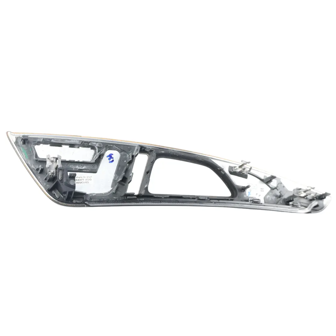 Klamka Listwa Przednich Drzwi Lewy Czarny Jesion A2187303080 do Mercedes X218 o numerze A2187205780 Mercedes X218 Klamka Listwa Przednich Drzwi Lewy Czarny Jesion A2187303080 - SKU A2187205780-2 - Numer Części A2187205780