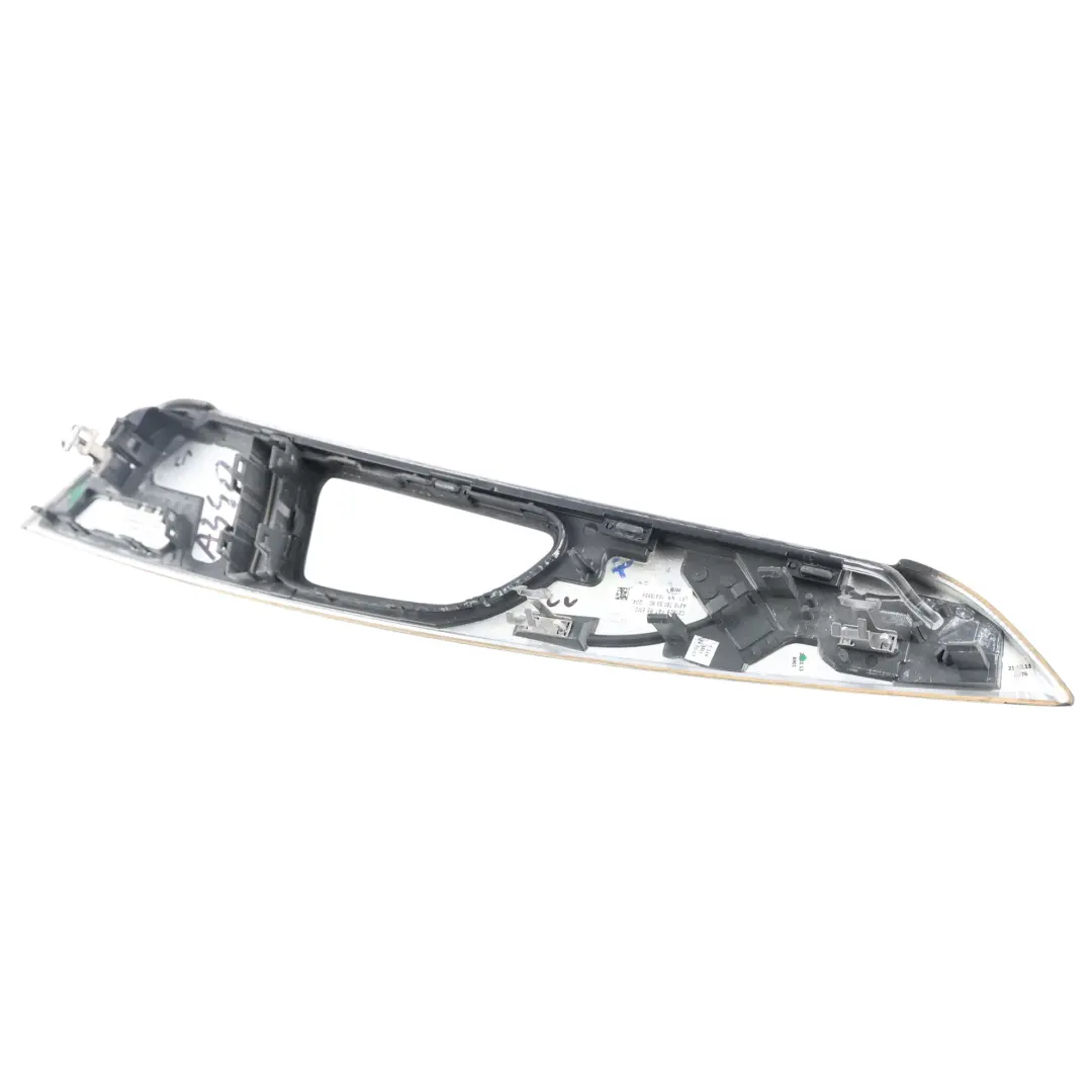 Türgriff Innen Vorne Links Grab Pull Schalter Esche Holz für Mercedes X218 mit Teilenummer A2187205880 Mercedes X218 Türgriff Innen Vorne Links Grab Pull Schalter Esche Holz - SKU A2187205880 - Teilenummer A2187205880