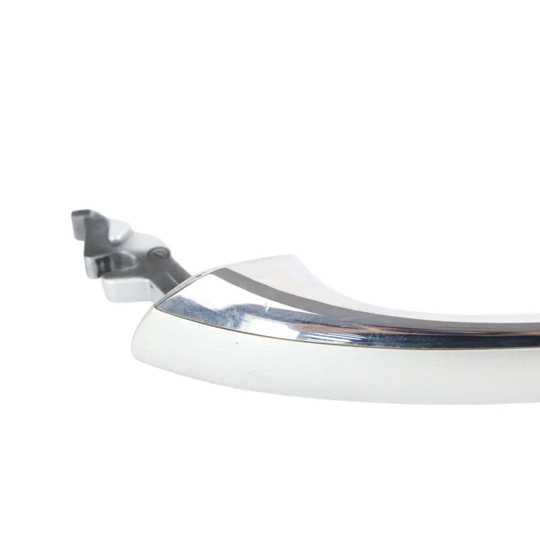 Poignée Porte Arrière Gauche Argent Iridium Métallisé 775 pour Mercedes C219 à propos du numéro de pièce A2197600170 Mercedes C219 Poignée Porte Arrière Gauche Argent Iridium Métallisé 775 - SKU A2197600170-IRS - Numéro de pièce A2197600170