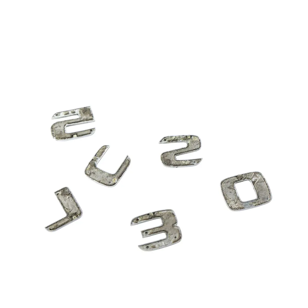 Emblema Portellone Posteriore CLS 350 per Mercedes C219 con numero di parte A2198170415 Mercedes C219 Emblema Portellone Posteriore CLS 350 - SKU A2198170415 - Numero di parte A2198170415