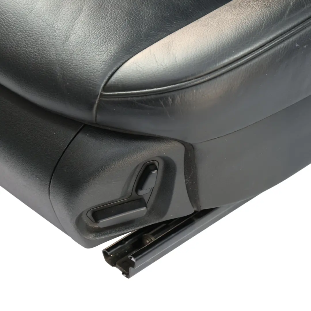 Siège avant droit intérieur chauffant en cuir noir pour Mercedes CLS C219 à propos du numéro de pièce A2199103547 Mercedes CLS C219 Siège avant droit intérieur chauffant en cuir noir - SKU A2199103547-2 - Numéro de pièce A2199103547