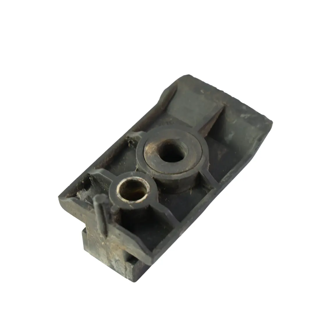 Staffa Supporto Guida Paraurti Anteriore per Mercedes C216 W220 con numero di parte A2208800030 Mercedes C216 W220 Staffa Supporto Guida Paraurti Anteriore - SKU A2208800030 - Numero di parte A2208800030