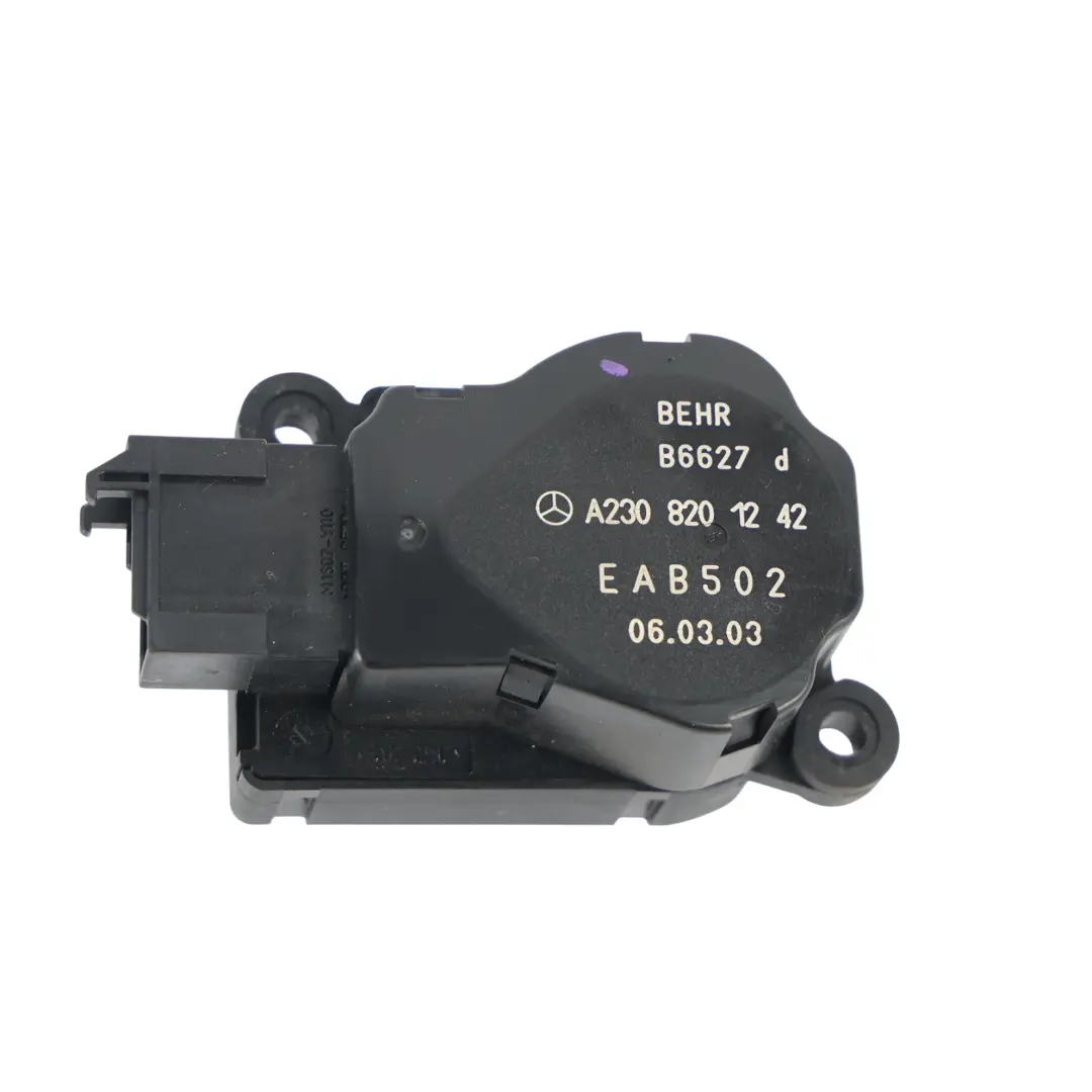 Moteur Actionneur Volet Chauffage pour Mercedes W203 W209 W211 à propos du numéro de pièce A2308201242 Mercedes W203 W209 W211 Moteur Actionneur Volet Chauffage - SKU A2308201242 - Numéro de pièce A2308201242