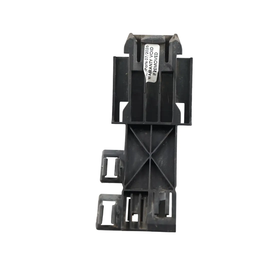 Guide Durites Frein Avant Gauche pour Mercedes C117 W176 W246 à propos du numéro de pièce A2465462743 Mercedes C117 W176 W246 Guide Durites Frein Avant Gauche - SKU A2465462743 - Numéro de pièce A2465462743