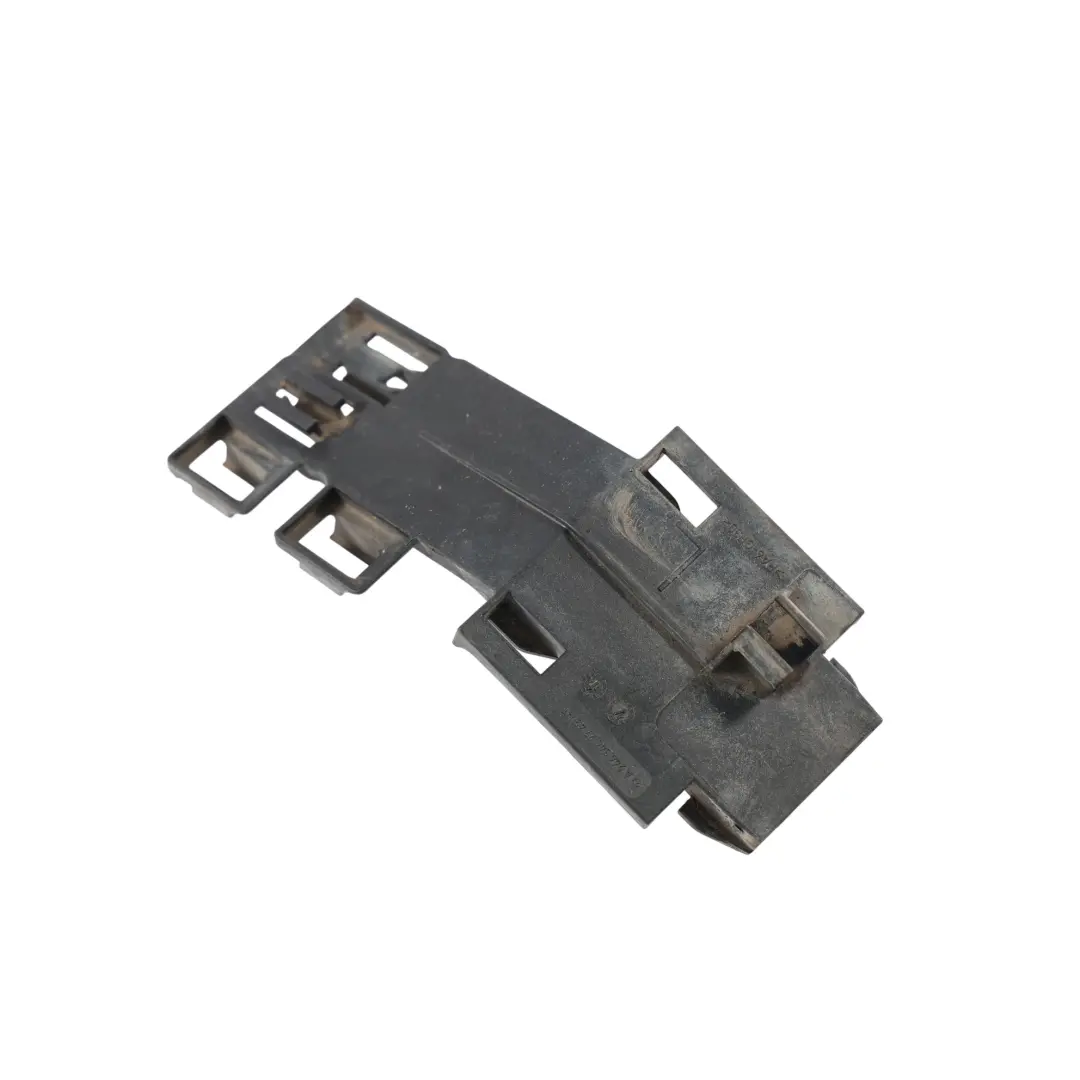 Guide Durites Frein Avant Gauche pour Mercedes C117 W176 W246 à propos du numéro de pièce A2465462743 Mercedes C117 W176 W246 Guide Durites Frein Avant Gauche - SKU A2465462743 - Numéro de pièce A2465462743