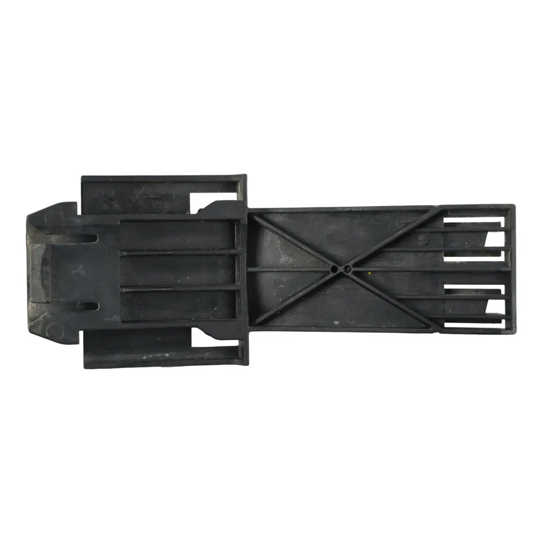 ABS Sensor Halterung Führung Vorne Rechts für Mercedes C117 W176 W246 mit Teilenummer A2465462843 Mercedes C117 W176 W246 ABS Sensor Halterung Führung Vorne Rechts - SKU A2465462843 - Teilenummer A2465462843