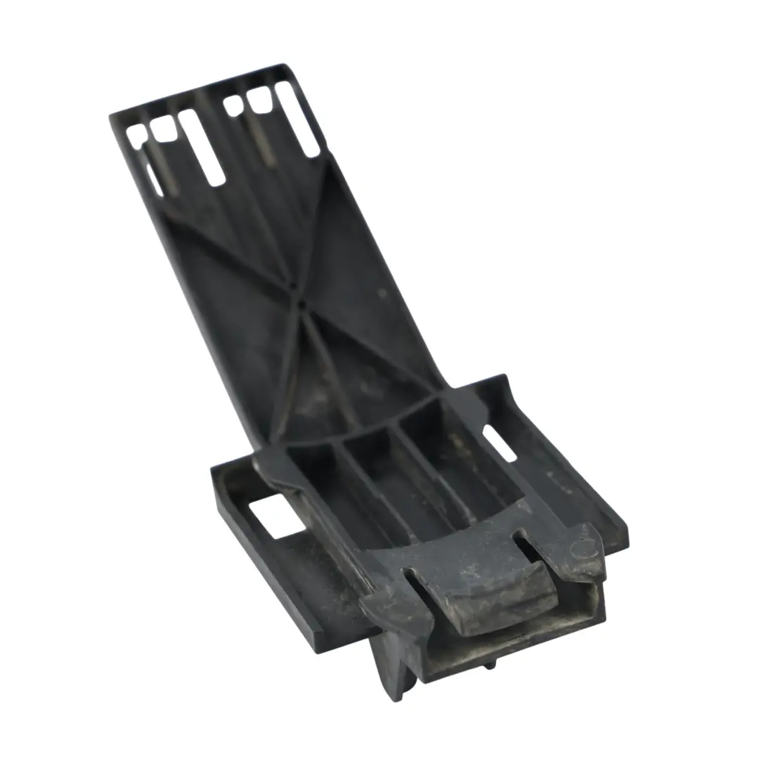 Mercedes C117 W176 W246 Soporte Guía Sensor ABS Delantero Derecho - SKU A2465462843 - Número de pieza A2465462843