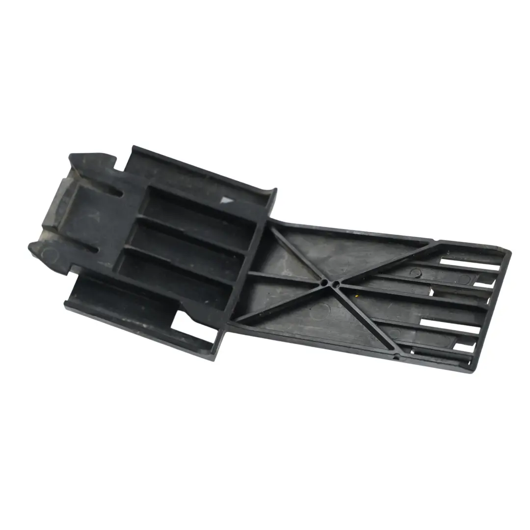 Mercedes C117 W176 W246 Soporte Guía Sensor ABS Delantero Derecho - SKU A2465462843 - Número de pieza A2465462843