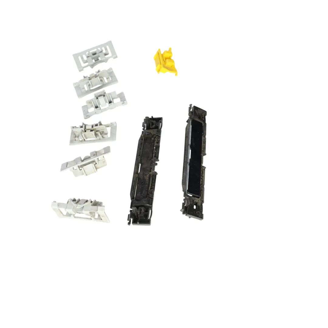 Baguette Moulure Garniture Toit Gauche Kit Clips pour Mercedes W246 à propos du numéro de pièce A2466903382 Mercedes W246 Baguette Moulure Garniture Toit Gauche Kit Clips - SKU A2466903382-1 - Numéro de pièce A2466903382