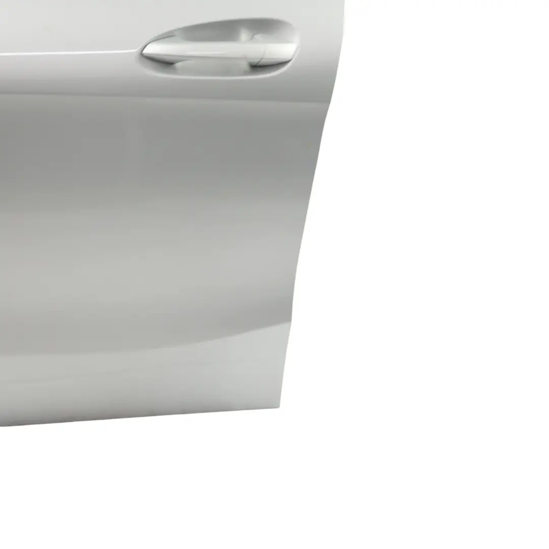 Porta anteriore sinistra Polar Silver Metallic - 761 per Mercedes W246 con numero di parte A2467200105 Mercedes W246 Porta anteriore sinistra Polar Silver Metallic - 761 - SKU A2467200105-PLS - Numero di parte A2467200105