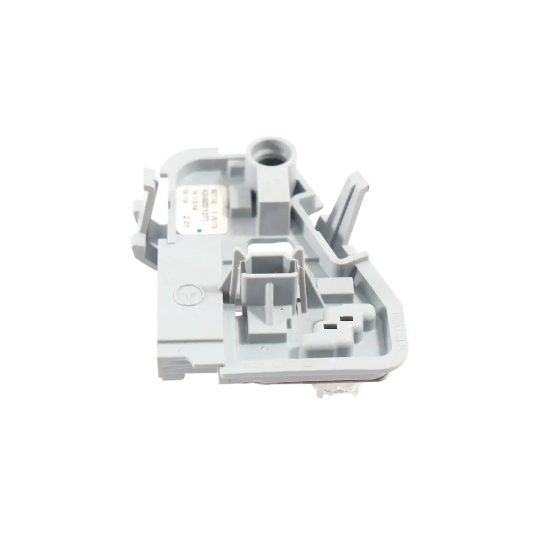 Mercedes W246 Rücklicht Lampenhalterung Fassung Rechts - SKU A2468201377 - Teilenummer A2468201377