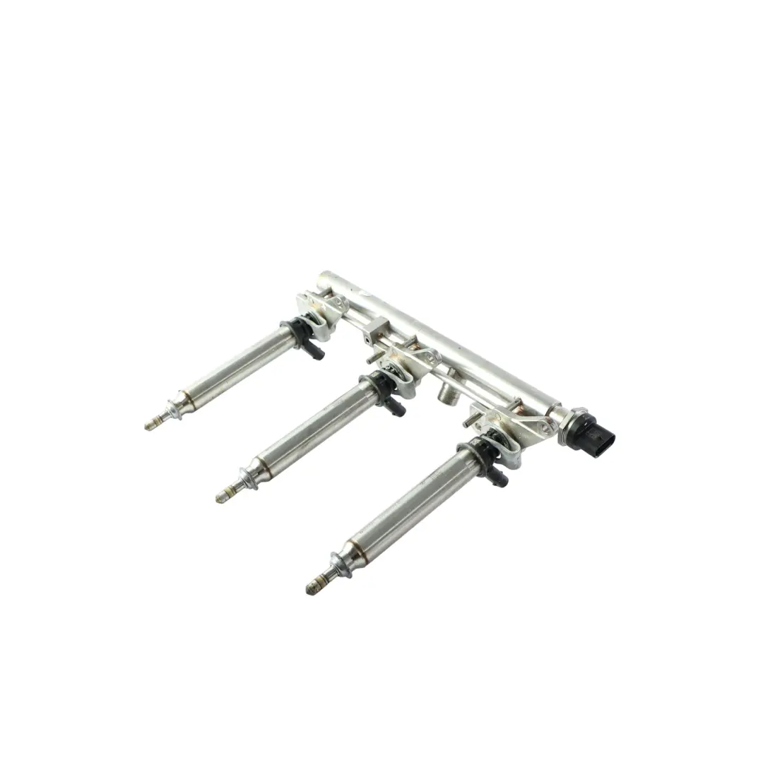 Kraftstoffleitung Einspritzdüsen SET Links M276.957 für Mercedes C204 mit Teilenummer A2760703395 Mercedes C204 Kraftstoffleitung Einspritzdüsen SET Links M276.957 - SKU A2760703395 - Teilenummer A2760703395