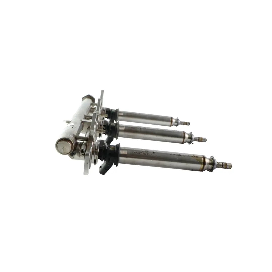Kraftstoffleitung Einspritzdüsen SET Links M276.957 für Mercedes C204 mit Teilenummer A2760703395 Mercedes C204 Kraftstoffleitung Einspritzdüsen SET Links M276.957 - SKU A2760703395 - Teilenummer A2760703395