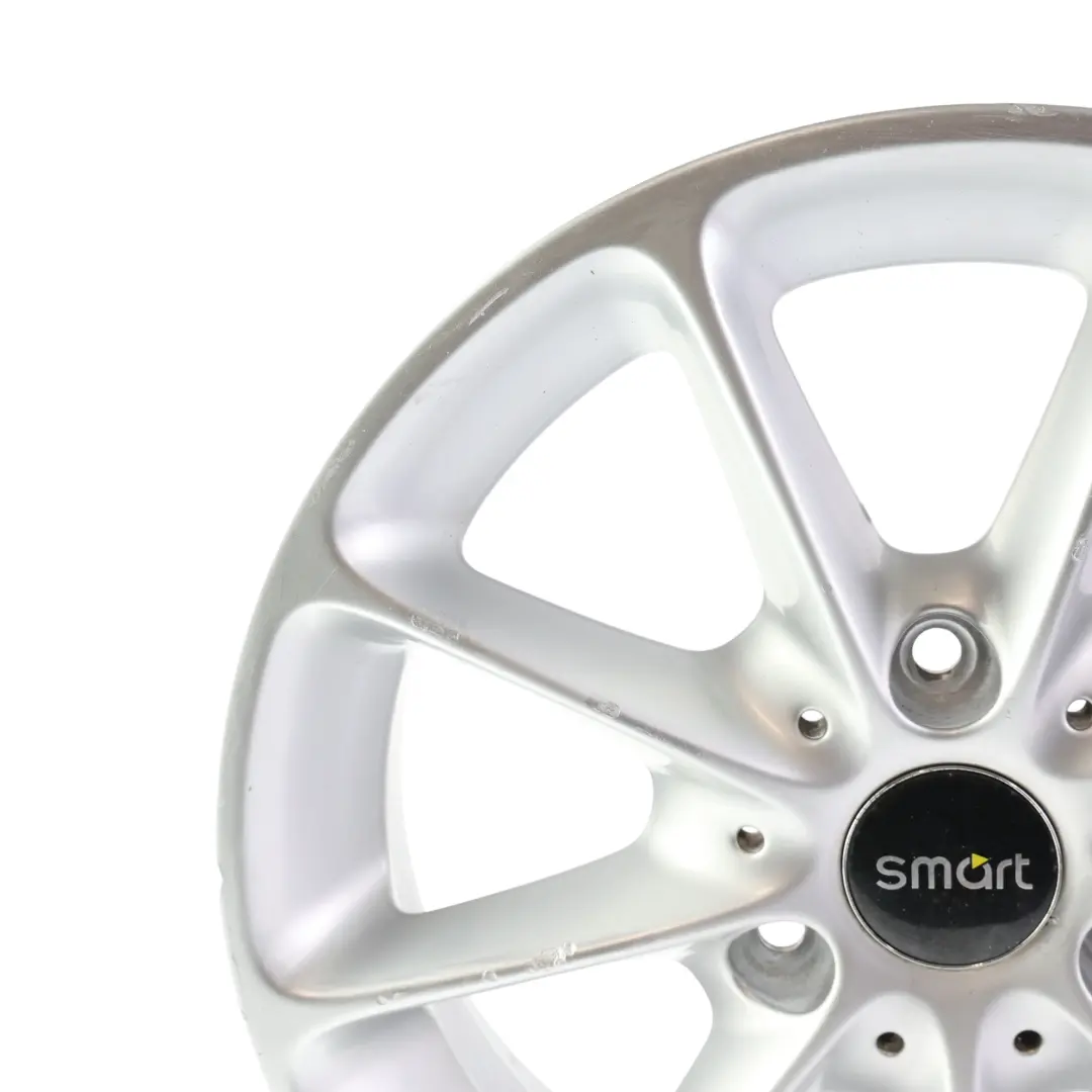 Jante Alliage Avant Argent 15" 4,5J 3X112 ET23,5 pour Smart ForTwo 451 à propos du numéro de pièce A4514010202 Smart ForTwo 451 Jante Alliage Avant Argent 15" 4,5J 3X112 ET23,5 - SKU A4514010202-1 - Numéro de pièce A4514010202