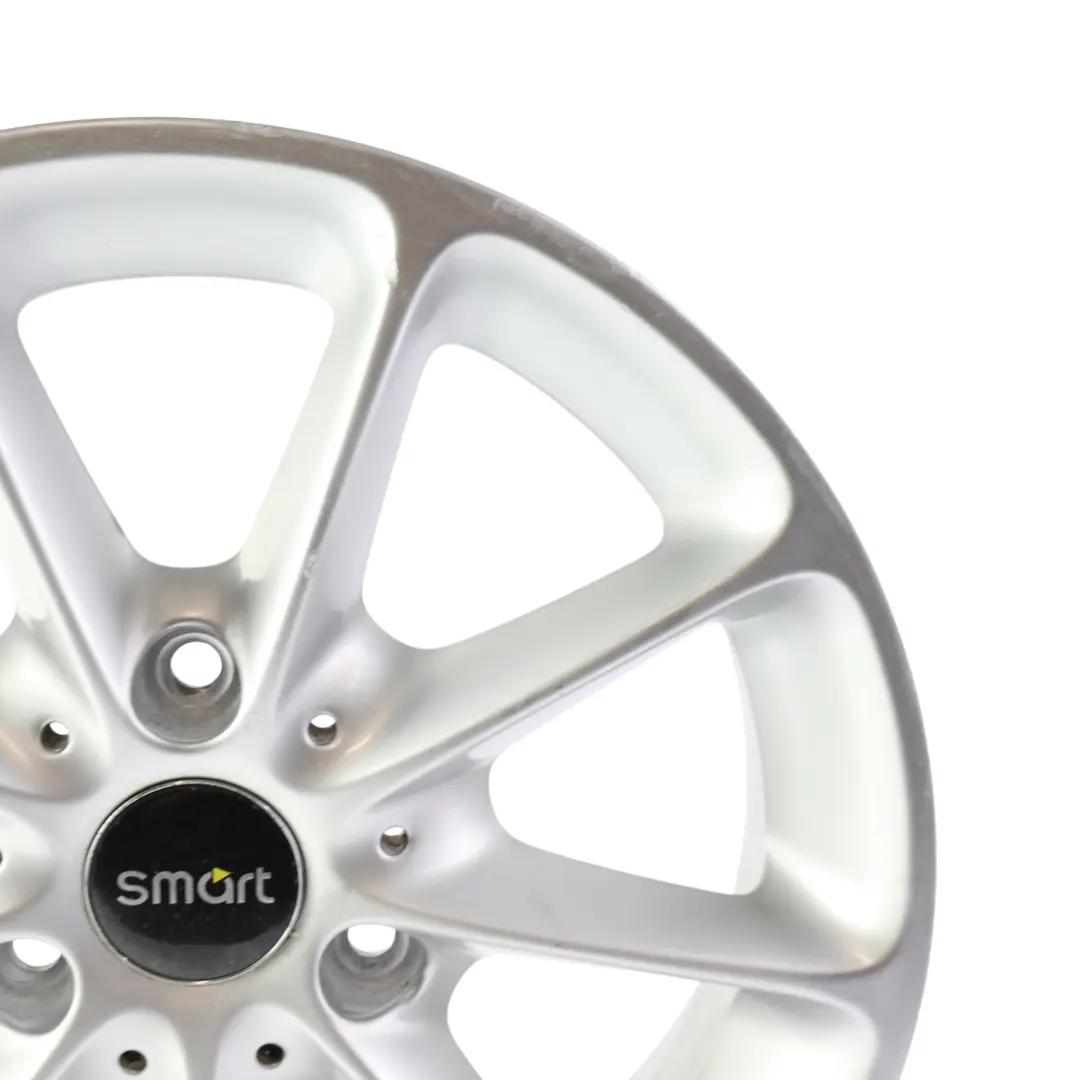 Alu Felge Vorne Silber 15" 4,5J 3X112 ET23,5 für Smart ForTwo 451 mit Teilenummer A4514010202 Smart ForTwo 451 Alu Felge Vorne Silber 15" 4,5J 3X112 ET23,5 - SKU A4514010202-1 - Teilenummer A4514010202