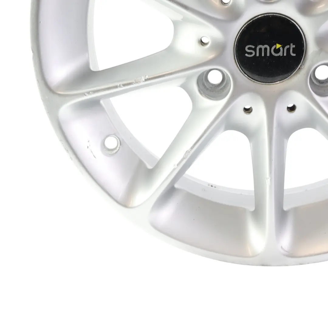 Jante Alliage Avant Argent 15" 4,5J 3X112 ET23,5 pour Smart ForTwo 451 à propos du numéro de pièce A4514010202 Smart ForTwo 451 Jante Alliage Avant Argent 15" 4,5J 3X112 ET23,5 - SKU A4514010202-1 - Numéro de pièce A4514010202