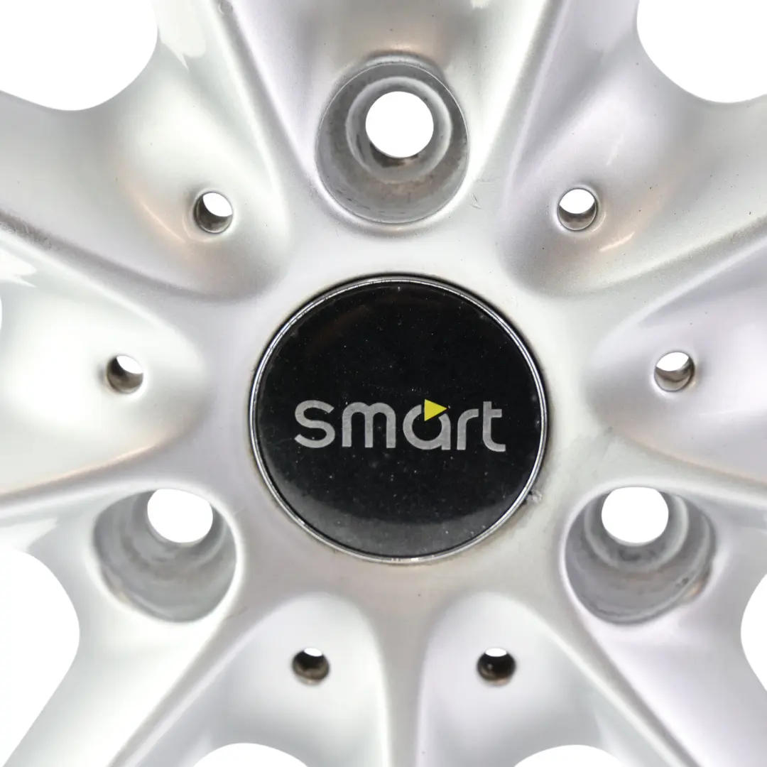 Jante Alliage Avant Argent 15" 4,5J 3X112 ET23,5 pour Smart ForTwo 451 à propos du numéro de pièce A4514010202 Smart ForTwo 451 Jante Alliage Avant Argent 15" 4,5J 3X112 ET23,5 - SKU A4514010202-1 - Numéro de pièce A4514010202