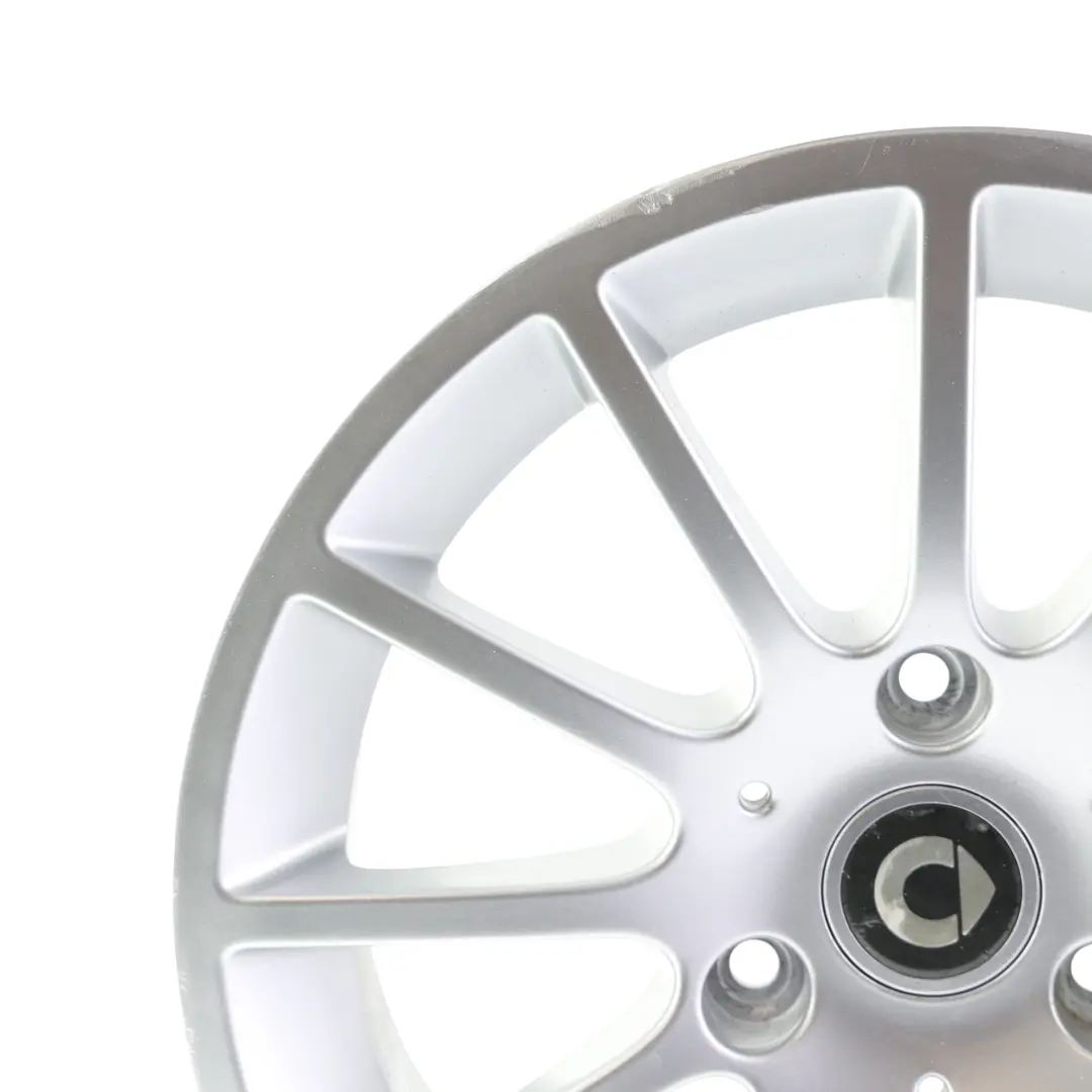 Llanta Trasera 12 Radios Plata 15" ET:22 5.5J para Smart Fortwo Cab con número de pieza A4514010402 Smart Fortwo Cab Llanta Trasera 12 Radios Plata 15" ET:22 5.5J - SKU A4514010402-1 - Número de pieza A4514010402