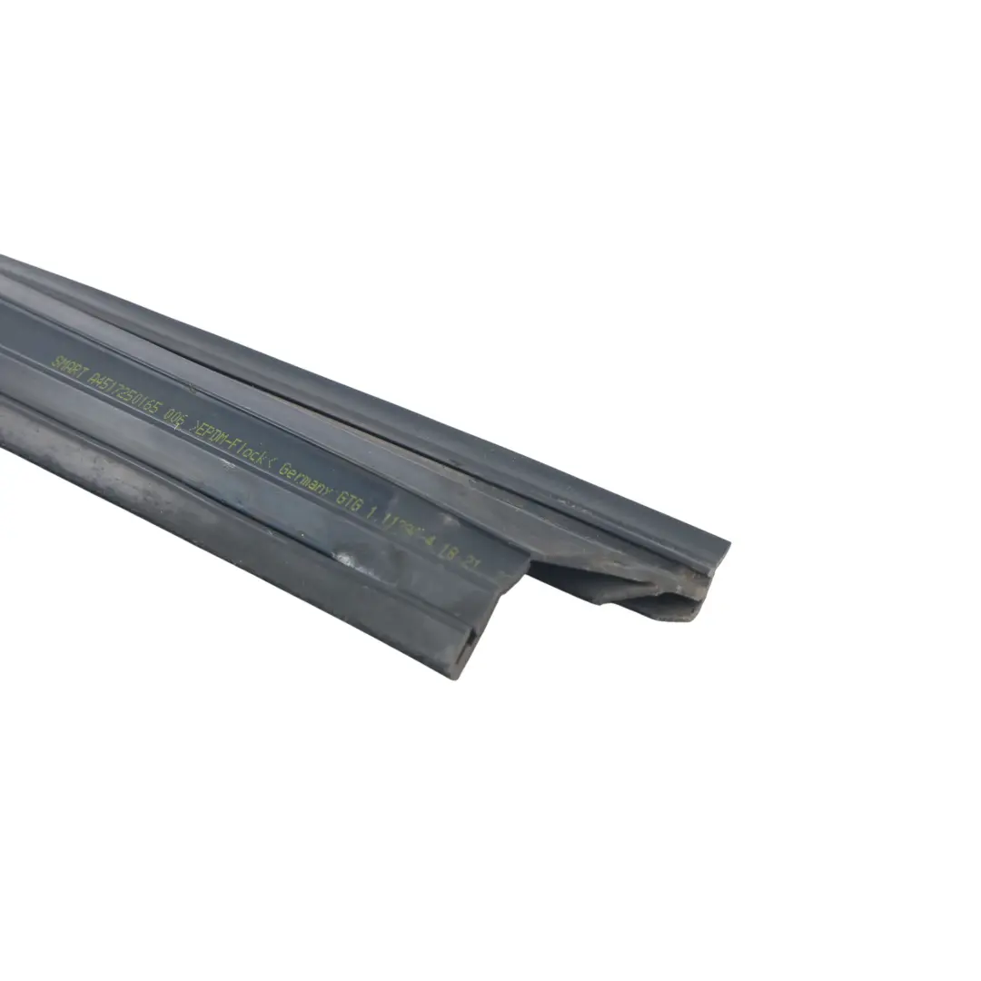 C451 Joint Étanchéité Vitre Porte Avant Gauche Droite pour Smart à propos du numéro de pièce A4517250165 Smart C451 Joint Étanchéité Vitre Porte Avant Gauche Droite - SKU A4517250165 - Numéro de pièce A4517250165