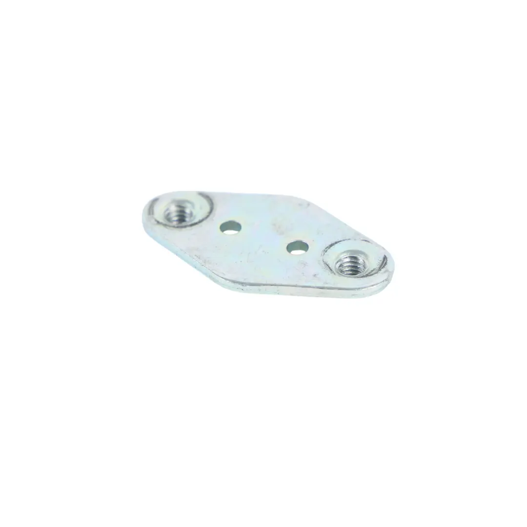 C451 Cabrio Copertura Piastra Filettata Serratura Baule per Smart Fortwo con numero di parte A4517420011 Smart Fortwo C451 Cabrio Copertura Piastra Filettata Serratura Baule - SKU A4517420011 - Numero di parte A4517420011