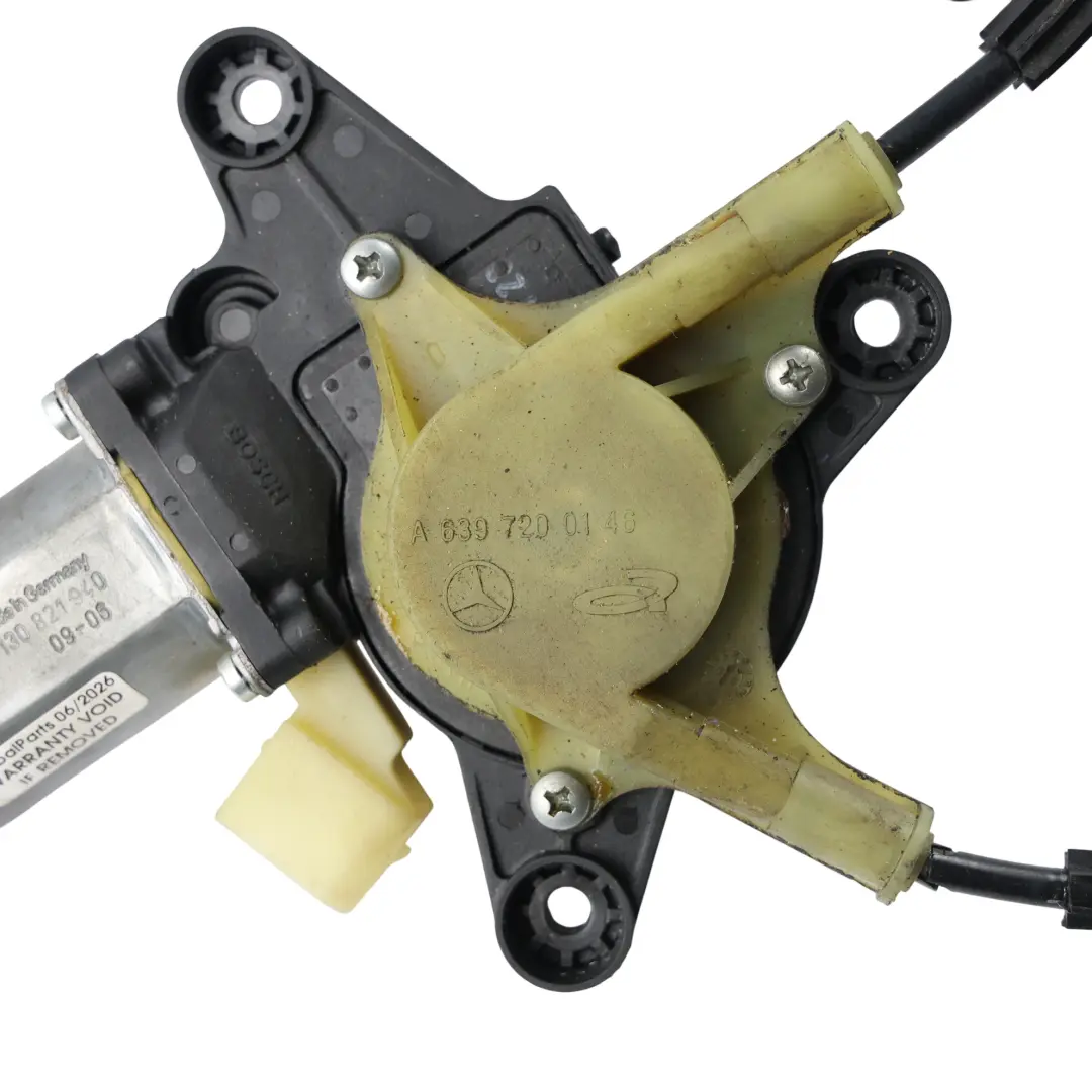 Front Right O/S Door Window Electric Lifter Motor to Mercedes Vito W639 with Part number A6397200546 Mercedes Vito W639 Front Right O/S Door Window Electric Lifter Motor - SKU A6397200546-4 - Part number A6397200546
