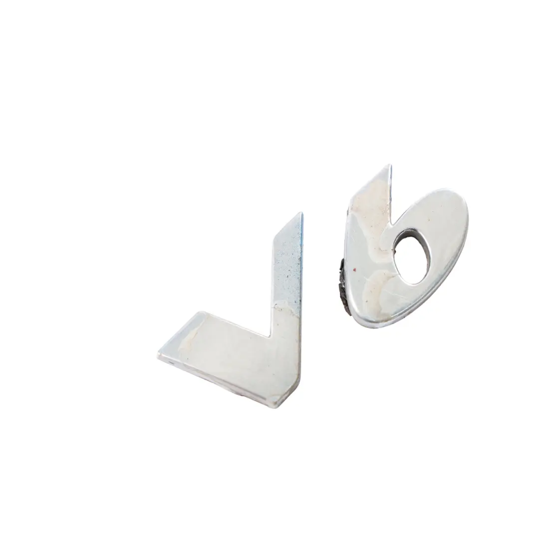 Emblema Badge Portellone Posteriore V6 A6398170914 per Mercedes Vito Viano W639 con numero di parte A6398173214 Mercedes Vito Viano W639 Emblema Badge Portellone Posteriore V6 A6398170914 - SKU A6398173214 - Numero di parte A6398173214