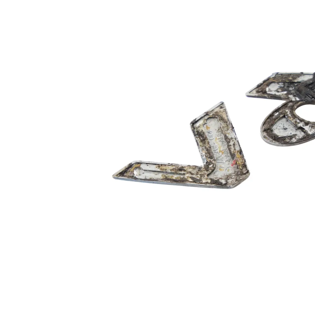 Emblema Badge Portellone Posteriore V6 A6398170914 per Mercedes Vito Viano W639 con numero di parte A6398173214 Mercedes Vito Viano W639 Emblema Badge Portellone Posteriore V6 A6398170914 - SKU A6398173214 - Numero di parte A6398173214