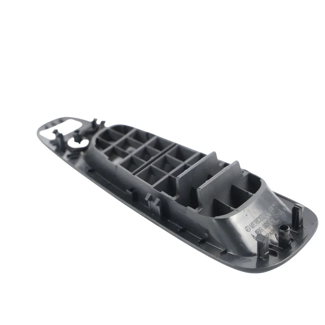 Mercedes W639 Windscheibe Luftdüse Abdeckung Verkleidung Links - SKU A6398310000 - Teilenummer A6398310000