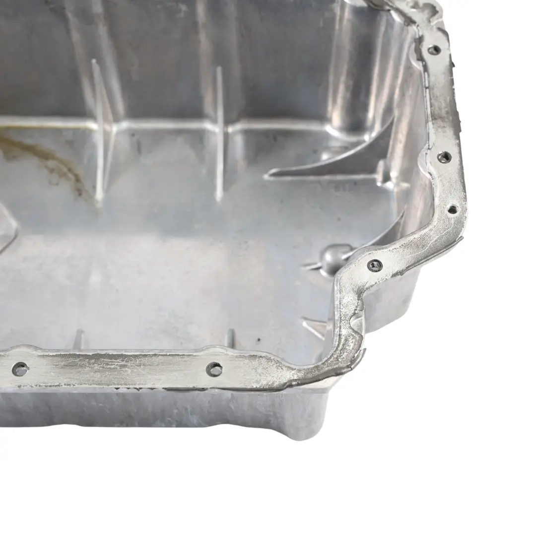 W907 OM651 Diesel Engine Oil Sump Pan A6510140603 to Mercedes W906 with Part number A6510100313 Mercedes W906 W907 OM651 Diesel Engine Oil Sump Pan A6510140603 - SKU A6510100313-1 - Part number A6510100313