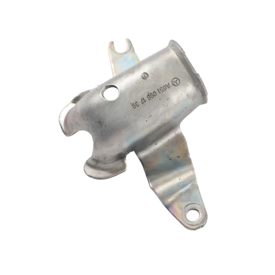 Mercedes W204 Soporte Montaje Protector Térmico - SKU A6510981739 - Número de pieza A6510981739