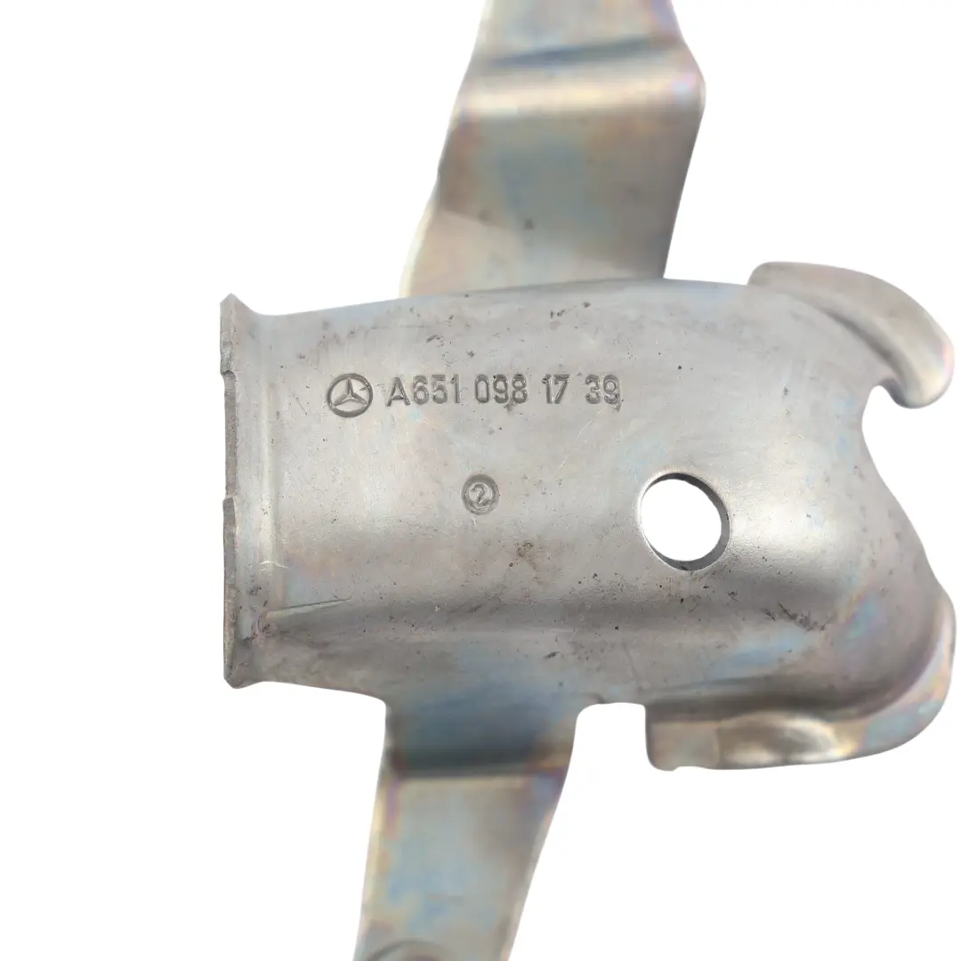 Supporto Staffa Montaggio Scudo Termico per Mercedes W204 con numero di parte A6510981739 Mercedes W204 Supporto Staffa Montaggio Scudo Termico - SKU A6510981739 - Numero di parte A6510981739
