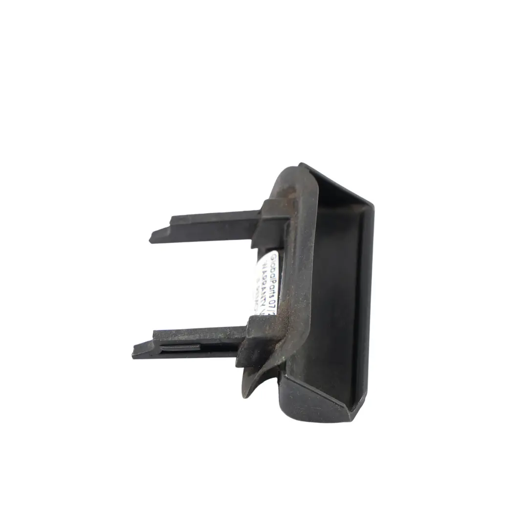Audi A3 8L Support Poignée Hayon Coffre Serrure Gauche - SKU A8D9827777B - Numéro de pièce A8D9827777B