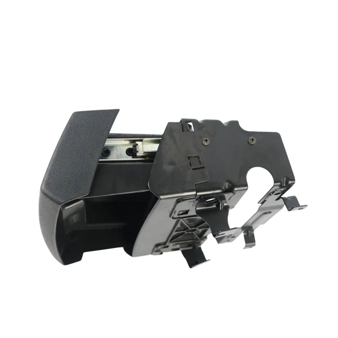 Inserto Marco Asiento Compartimento Delantero Derecho para Audi A4 B7 con número de pieza 8E0882626B Audi A4 B7 Inserto Marco Asiento Compartimento Delantero Derecho - SKU 8E0882626B - Número de pieza 8E0882626B