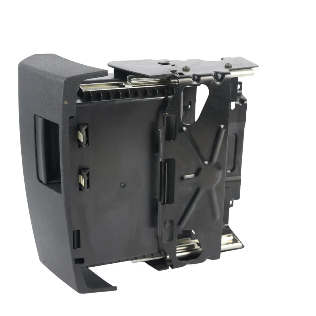 Inserto Marco Asiento Compartimento Delantero Derecho para Audi A4 B7 con número de pieza 8E0882626B Audi A4 B7 Inserto Marco Asiento Compartimento Delantero Derecho - SKU 8E0882626B - Número de pieza 8E0882626B
