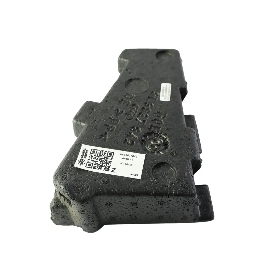 Audi A3 8L 3Dr Pianka Ochronna Boczka Przednich Drzwi Prawa - SKU 8L3837842 - Numer Części 8L3837842