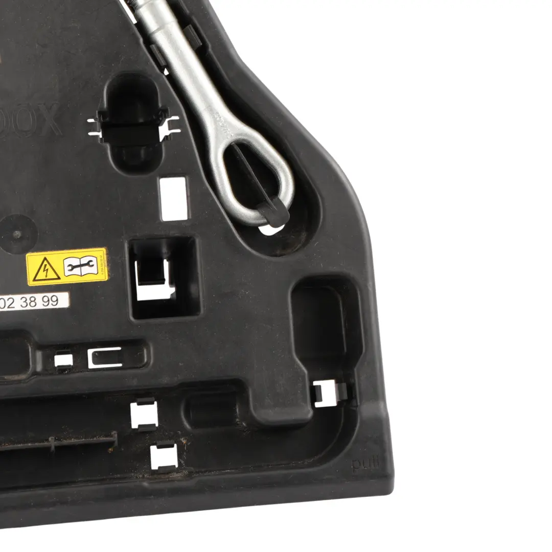 Mercedes Sprinter W907 W910 Soporte Kit Herramientas Rueda Repuesto - SKU A9070023899 - Número de pieza A9070023899