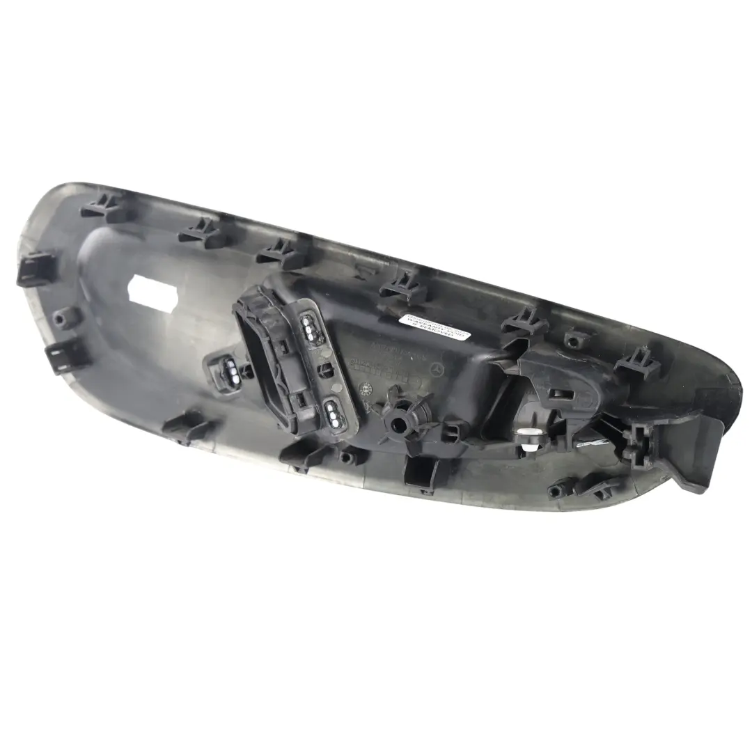 W907 W910 Maniglia Porta Interna Anteriore Sinistra Nera per Mercedes con numero di parte A9077601700 Mercedes W907 W910 Maniglia Porta Interna Anteriore Sinistra Nera - SKU A9077601700-1 - Numero di parte A9077601700