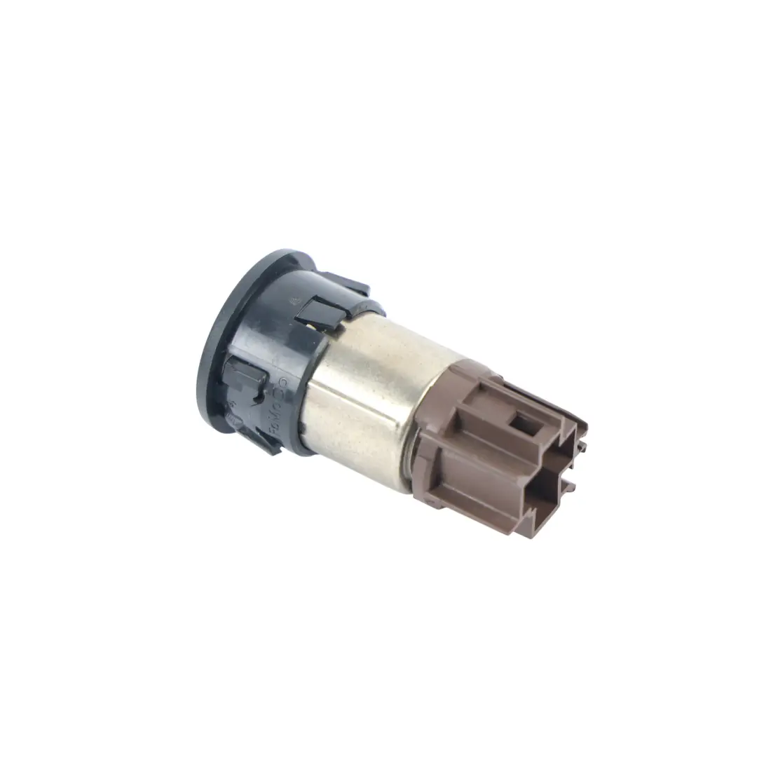 Ford Ranger MK6 Encendedor Toma Corriente Salpicadero 12V - SKU AB39-15055-AB - Número de pieza AB39-15055-AB