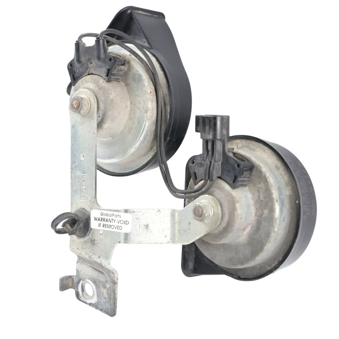 Doppel Hupe Tief & Hoch Ton Signal für Ford Fiesta MK7 mit Teilenummer AV1T-13A803-AC Ford Fiesta MK7 Doppel Hupe Tief & Hoch Ton Signal - SKU AV1T-13A803-AC - Teilenummer AV1T-13A803-AC