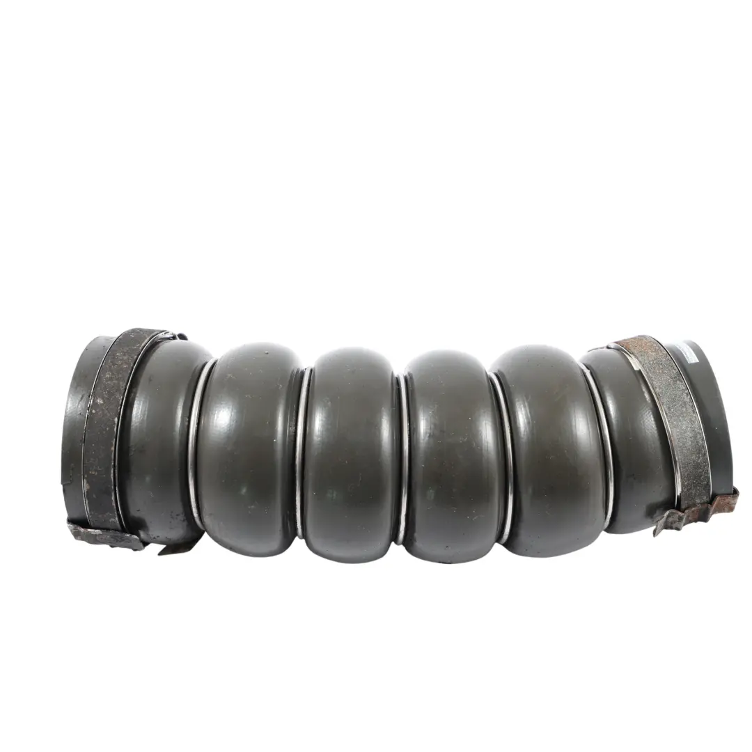 MK3 Tubo Manicotto Intercooler Aspirazione 1.6 TDCi per Ford Focus con numero di parte AV61-6C646-HE Ford Focus MK3 Tubo Manicotto Intercooler Aspirazione 1.6 TDCi - SKU AV61-6C646-HE - Numero di parte AV61-6C646-HE