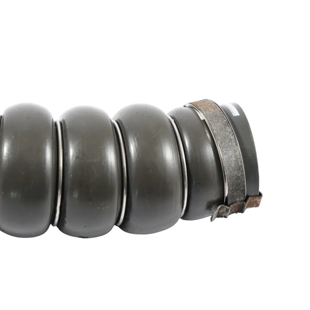 MK3 Tubo Manicotto Intercooler Aspirazione 1.6 TDCi per Ford Focus con numero di parte AV61-6C646-HE Ford Focus MK3 Tubo Manicotto Intercooler Aspirazione 1.6 TDCi - SKU AV61-6C646-HE - Numero di parte AV61-6C646-HE