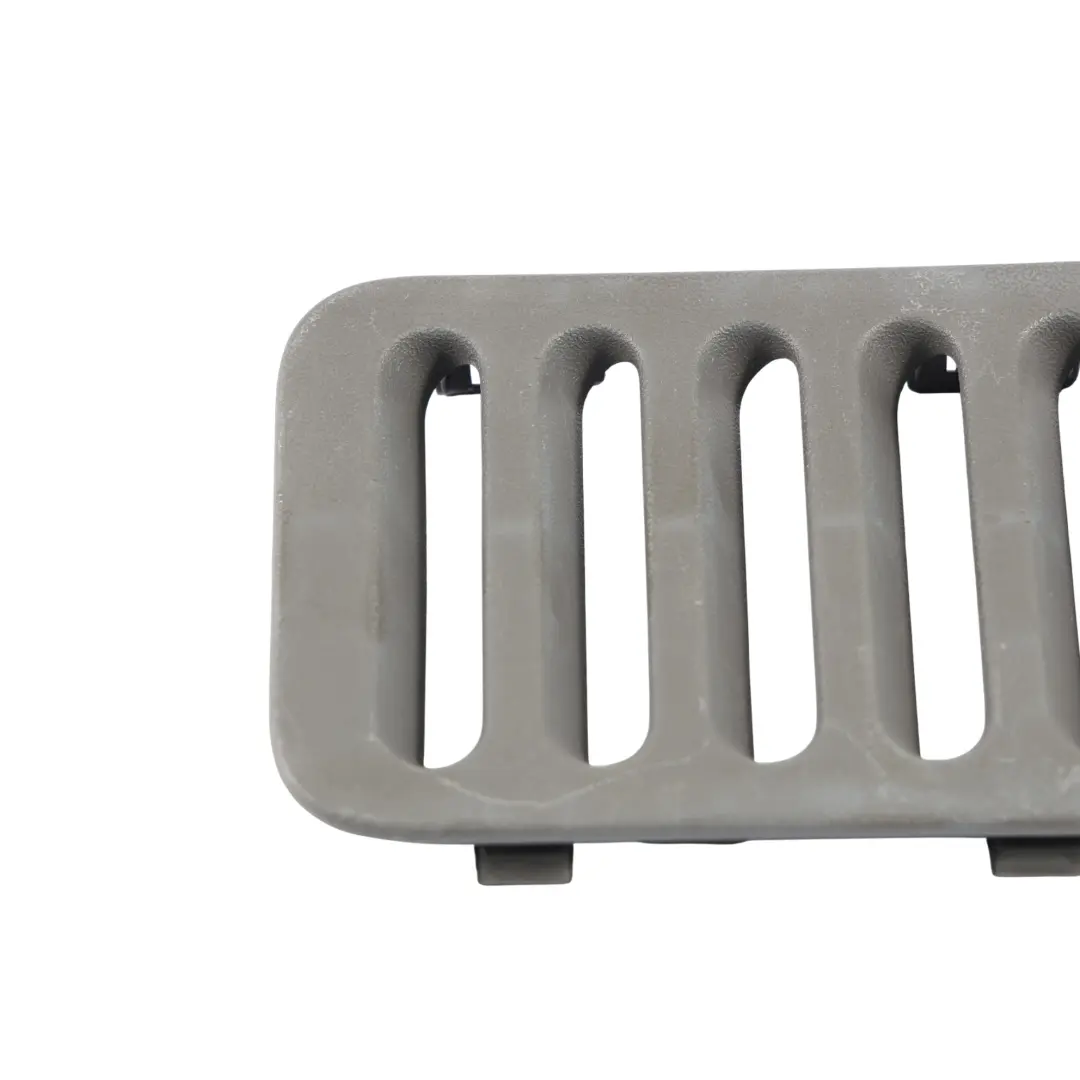 Copertura Accesso Aerata Bagagliaio Nero per Land Rover Discovery 2 L318 con numero di parte AWR3592 Land Rover Discovery 2 L318 Copertura Accesso Aerata Bagagliaio Nero - SKU AWR3592 - Numero di parte AWR3592