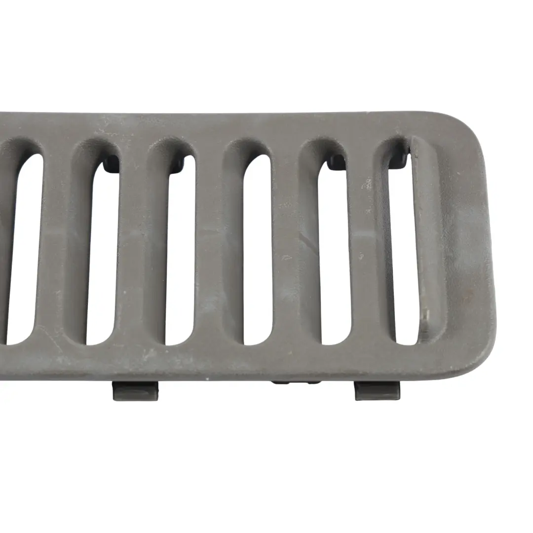 Tapa Acceso Ventilada Maletero Trasera Negra para Land Rover Discovery 2 L318 con número de pieza AWR3592 Land Rover Discovery 2 L318 Tapa Acceso Ventilada Maletero Trasera Negra - SKU AWR3592 - Número de pieza AWR3592