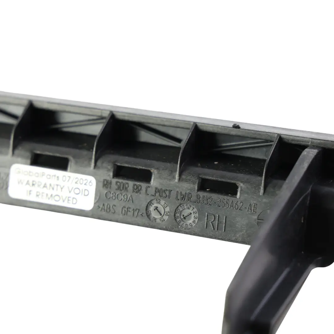Guida Vetro Porta Posteriore Destra BJ32-255A62-AF per Range Rover Evoque L538 con numero di parte BJ32-255A62-AE Range Rover Evoque L538 Guida Vetro Porta Posteriore Destra BJ32-255A62-AF - SKU BJ32-255A62-AE - Numero di parte BJ32-255A62-AE