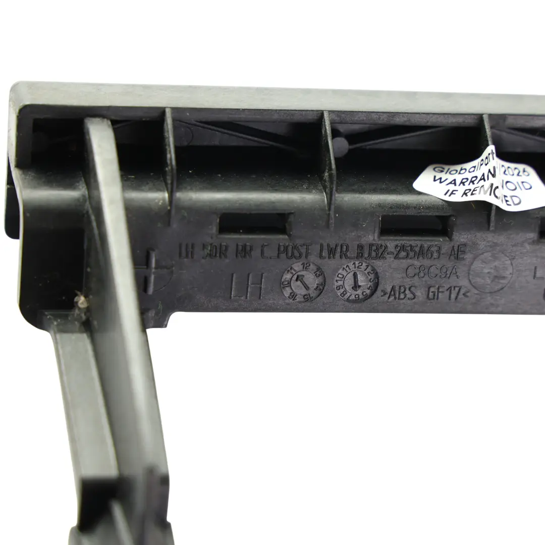 Guía Ventana Puerta Trasera Izquierda para Land Rover Evoque L538 con número de pieza BJ32-255A63-AE Land Rover Evoque L538 Guía Ventana Puerta Trasera Izquierda - SKU BJ32-255A63-AE - Número de pieza BJ32-255A63-AE